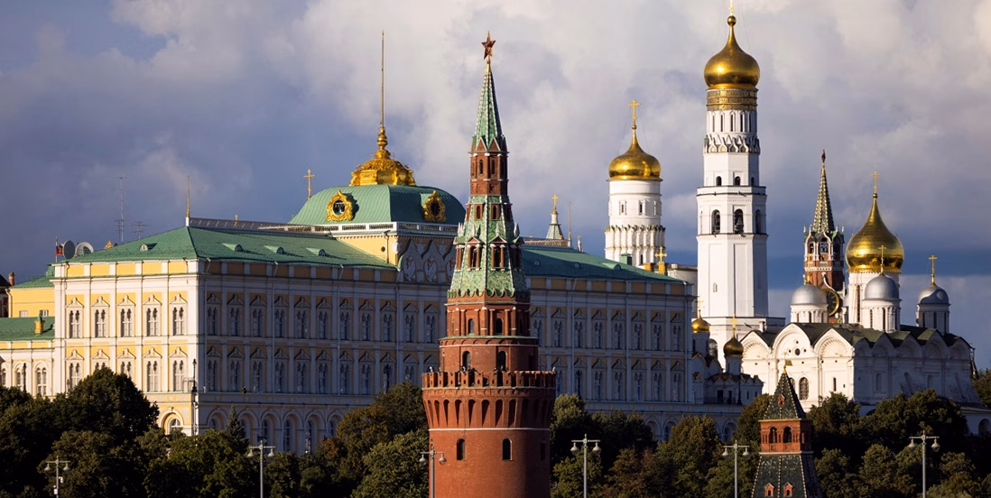 Conflit en Ukraine : Visite du chef de la CIA à Moscou et critiques russes envers les candidats à la présidentielle